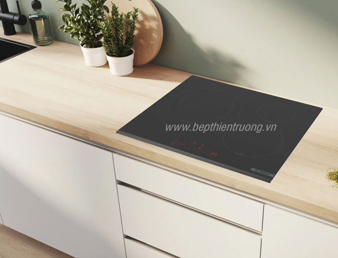 Bếp từ Bosch PIJ631HC1E cho phép ánh sáng xuyên qua một cách tinh tế, tạo nên vẻ đẹp hiện đại
