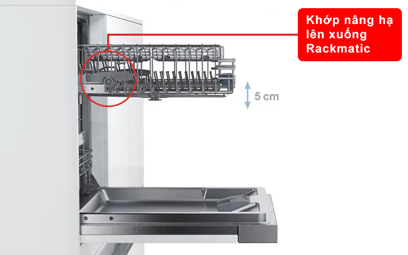 Điều chỉnh độ cao giữa các ngăn máy rửa bát SMI4HCS48E thông qua khớp nâng hạ Rackmatic.