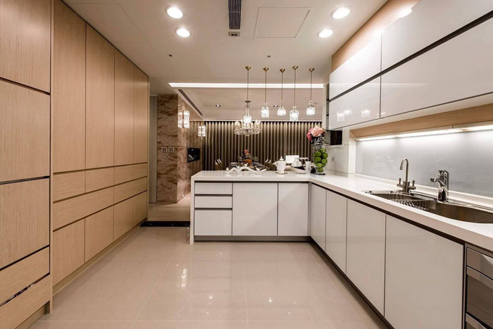 Khách hàng hài lòng khi nhận bàn giao tủ bếp thiết kế chuẩn đẹp, thi công đúng hẹn, bảo hành dài lâu